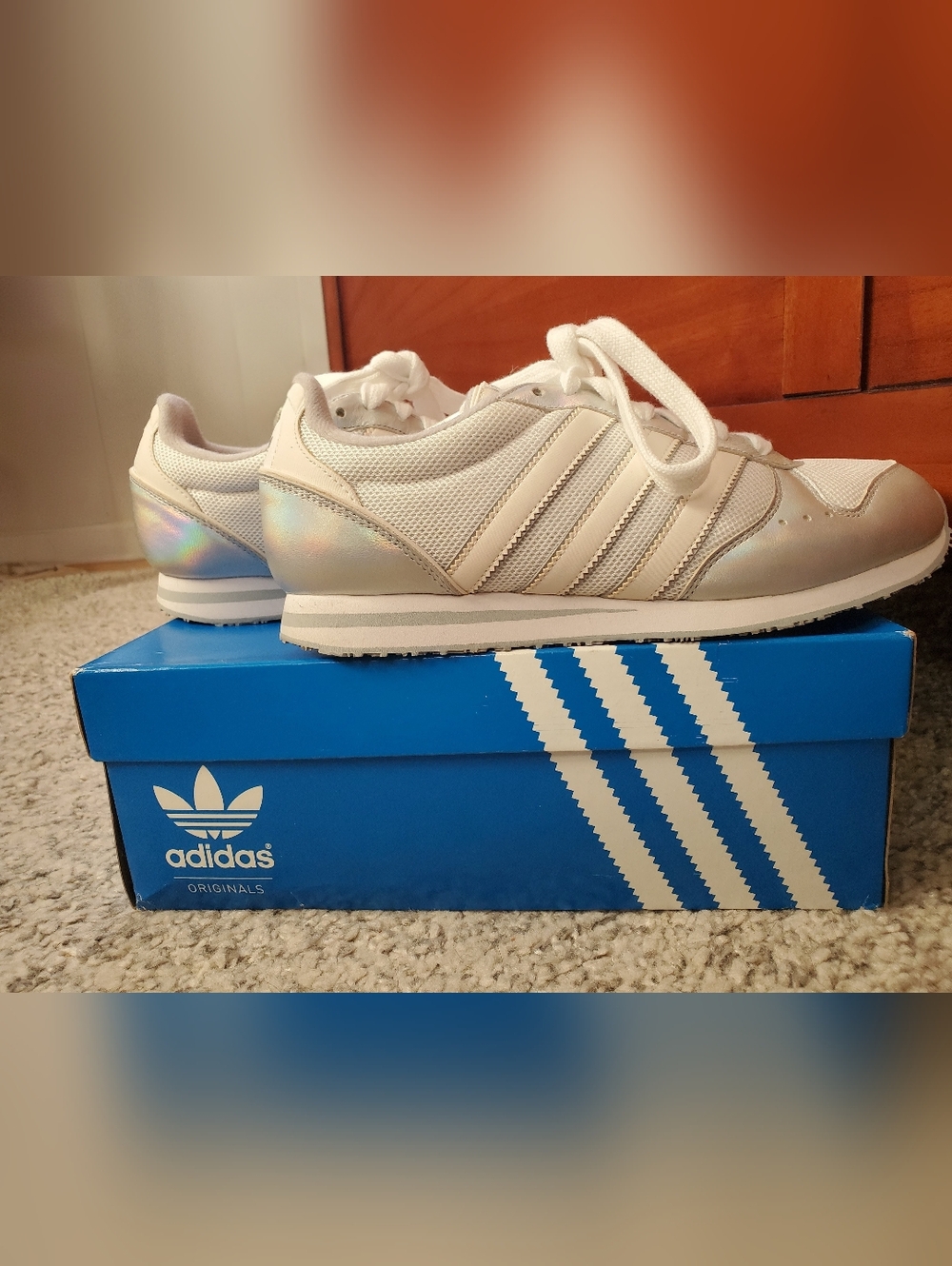 ✨️NEW adidas White Iridescent Sneakers